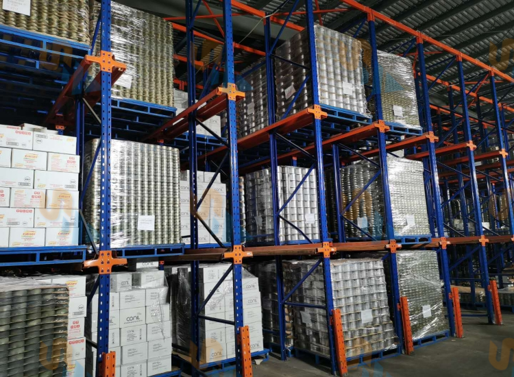 某大型食品行業(yè)貫通貨架訂制案例展示 某大型食品行業(yè)貫通貨架訂制案例展示